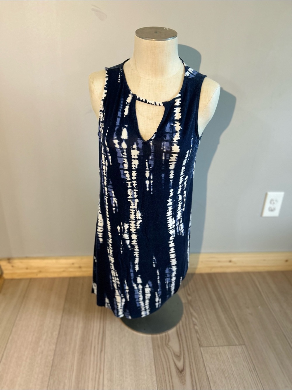 Maurices Navy and White Tie-Dye Keyhole Tank